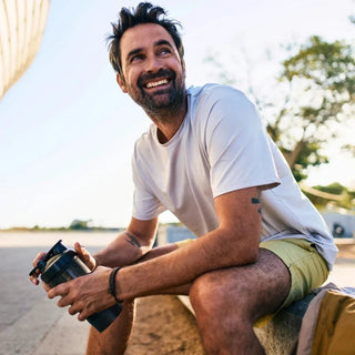 Proteína en polvo: Hombre con shaker